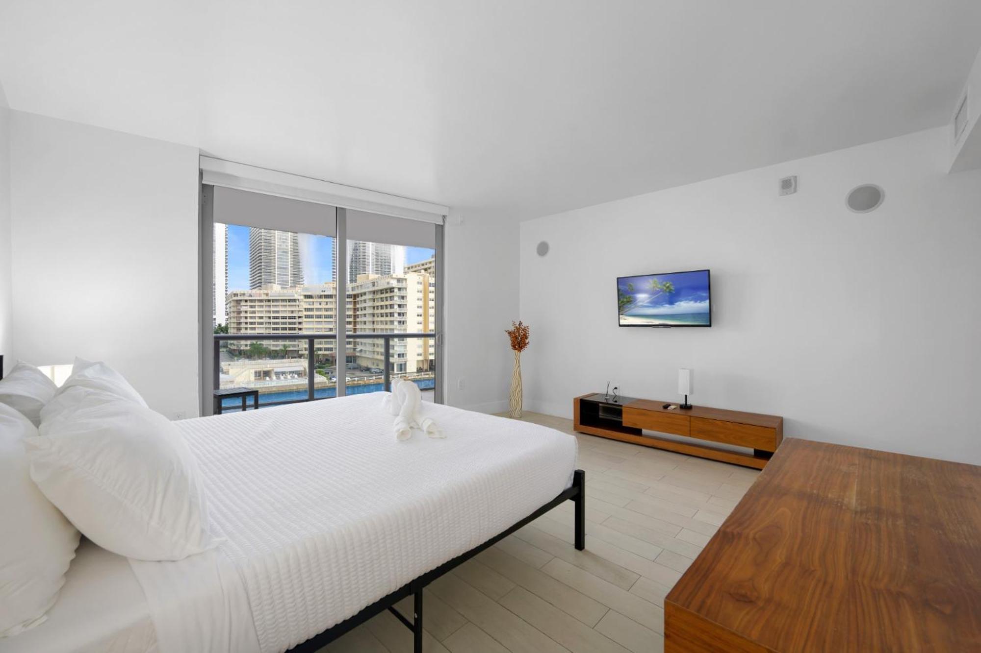 Hallandale Sky Water View Hallandale Beach Exterior photo